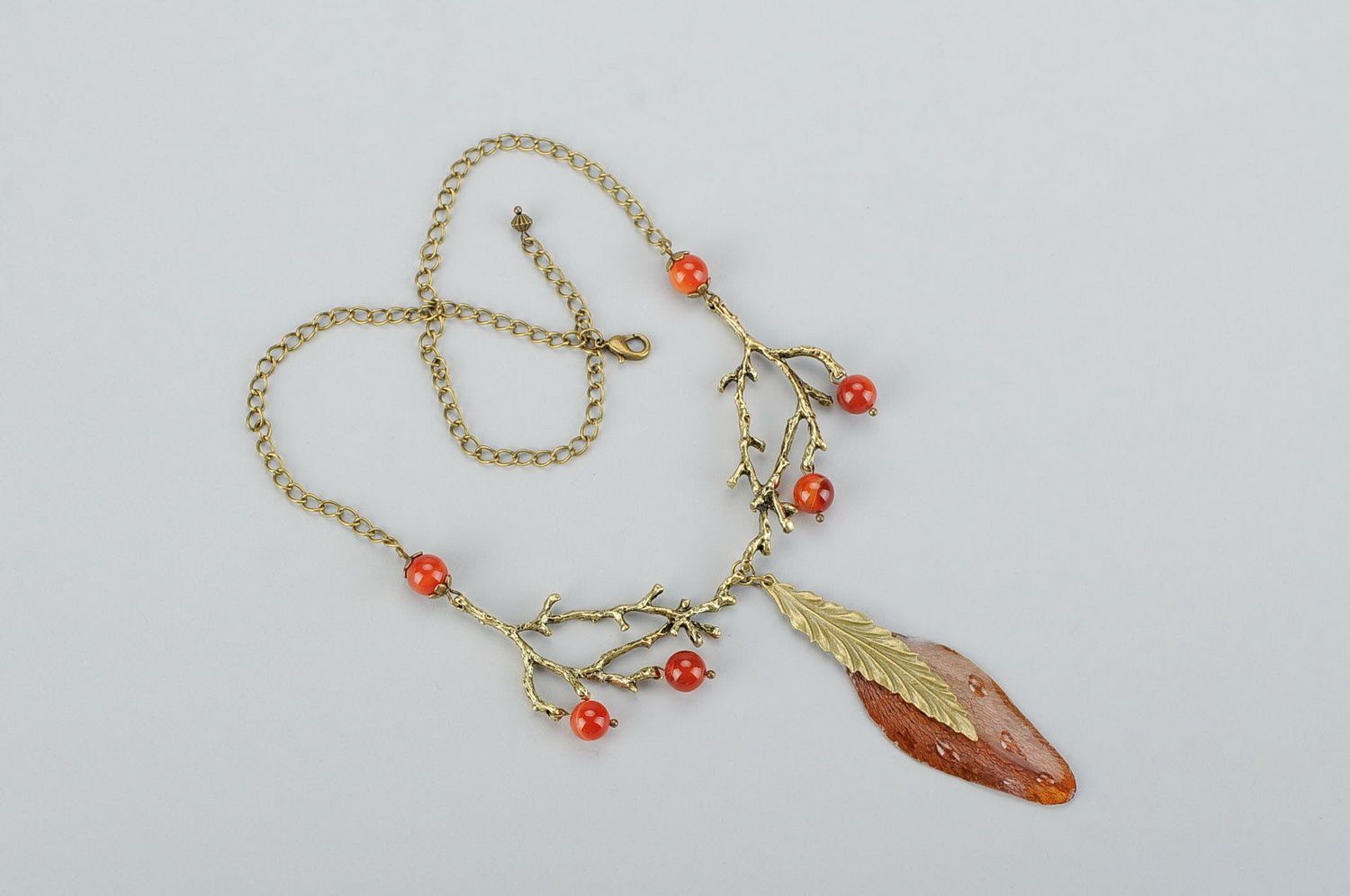 Necklace made of lily petals and agate photo 1