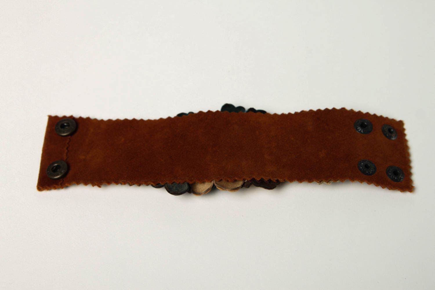 Handmade Armband aus Leder Designer Schmuck Accessoire für Frauen mit Blumen foto 5