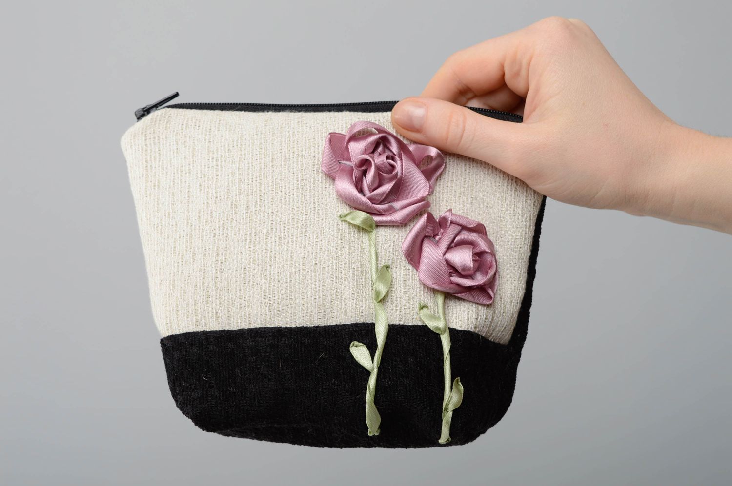 Handmade fabric cosmetic bag embroidered with ribbons Roses photo 4