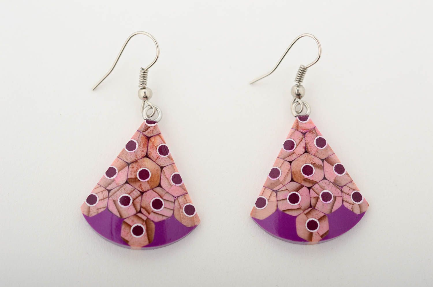 Boucles d'oreilles violettes Bijou fait main crayons et argile Cadeau pour femme photo 3