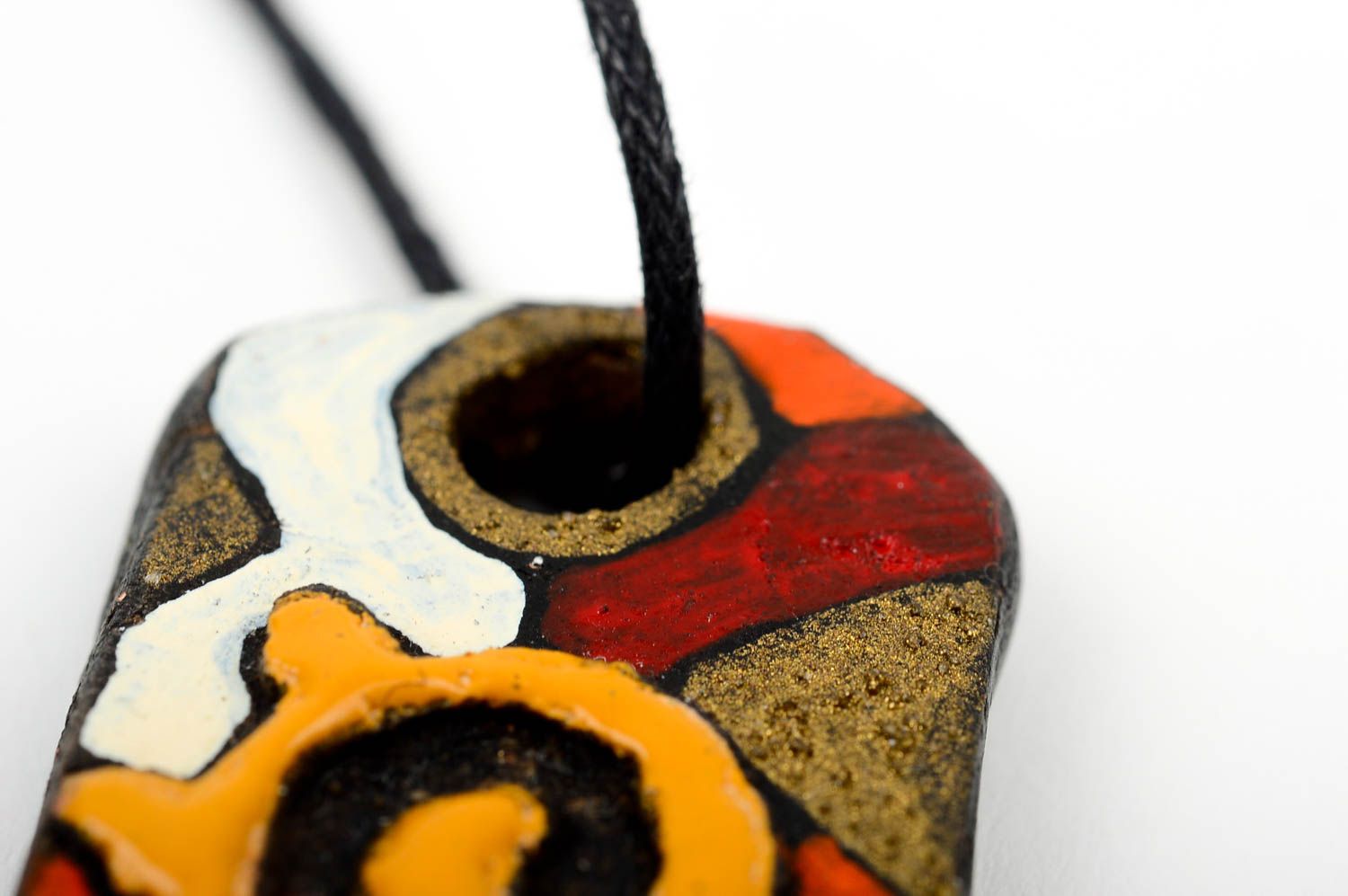 Кулон ручной работы керамическое украшение подвеска на шею на черном шнурке фото 5