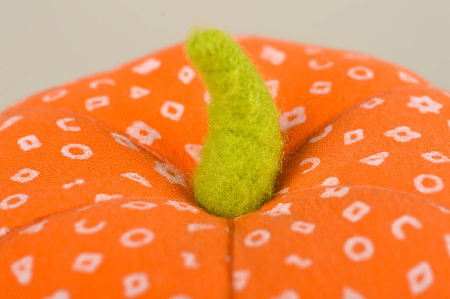 Игрушка тыква ручной работы детская игрушка из ткани мягкая игрушка на Хеллоуин фото 4