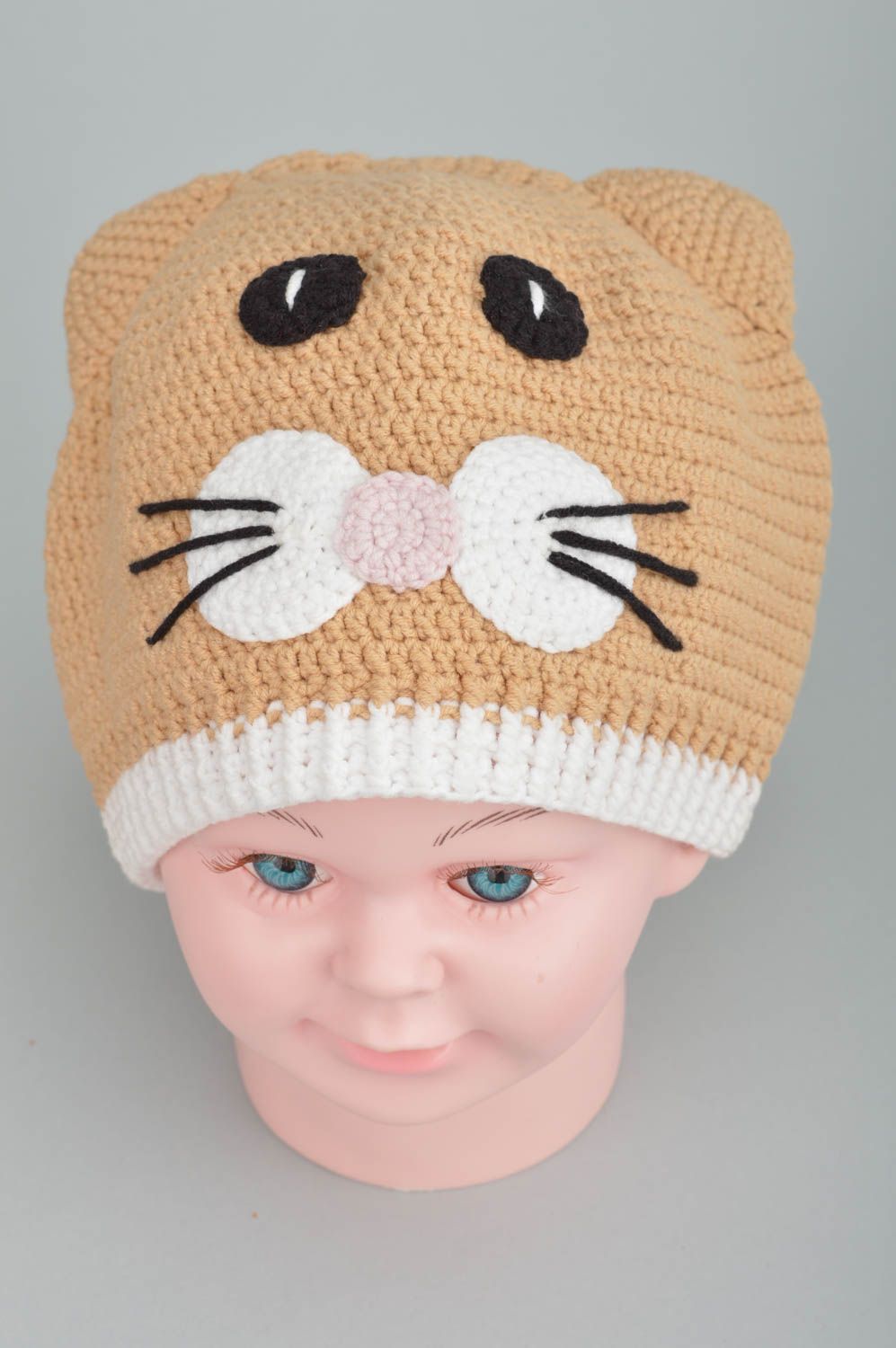 Chapeau tricoté au crochet beige pour enfant fait main en forme de chat photo 4