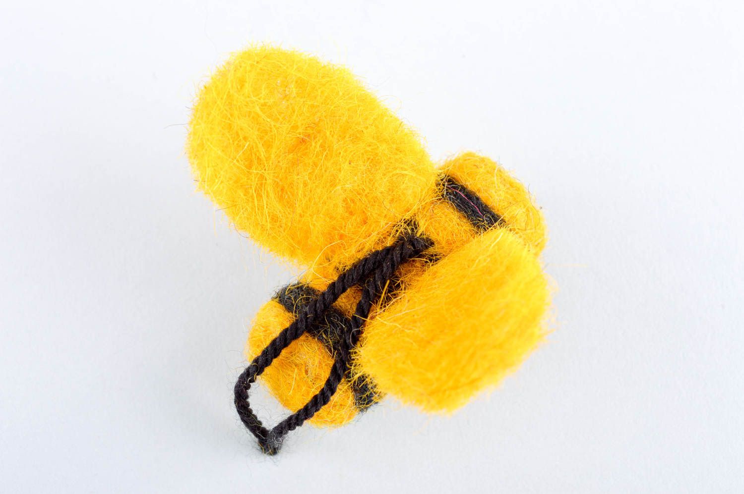 Игрушка ручной работы игрушка из шерсти зверюшка из войлока игрушка пчелка  фото 4