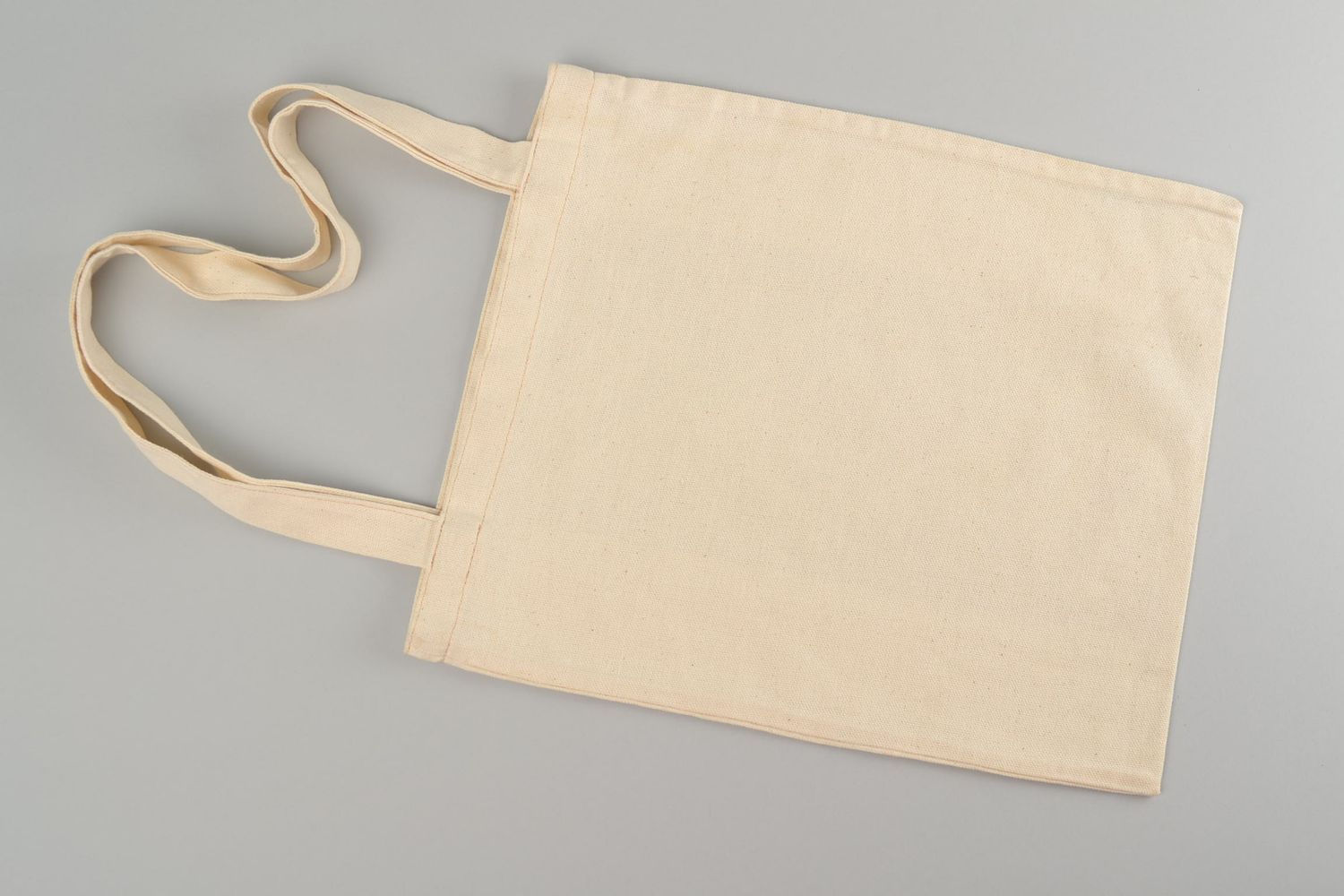 Rein ökologische handgemachte Tasche aus Stoff mit Print in romantischem Stil  foto 4