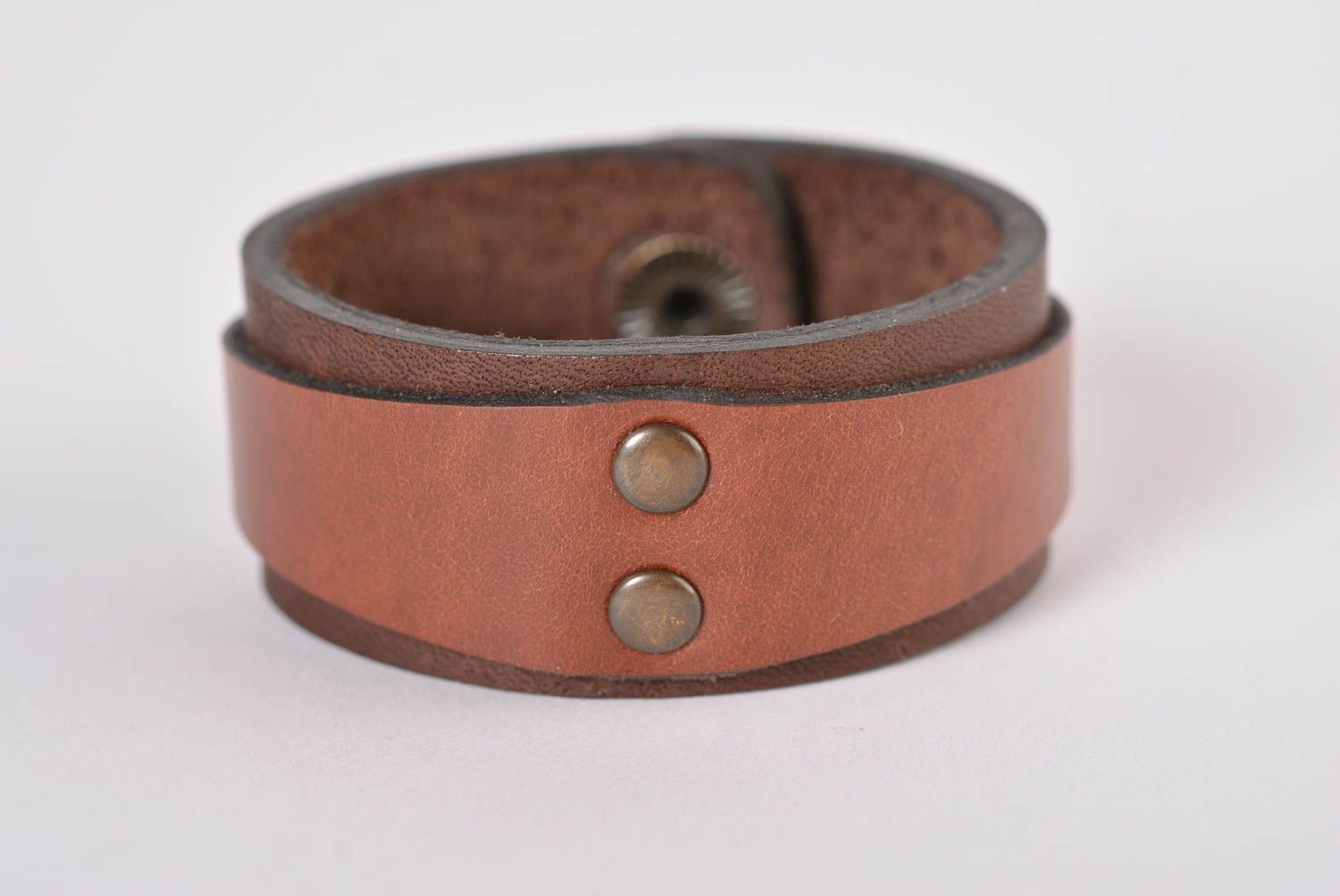 Bracelet cuir Bijou fait main de tons marron Accessoire design de créateur photo 1