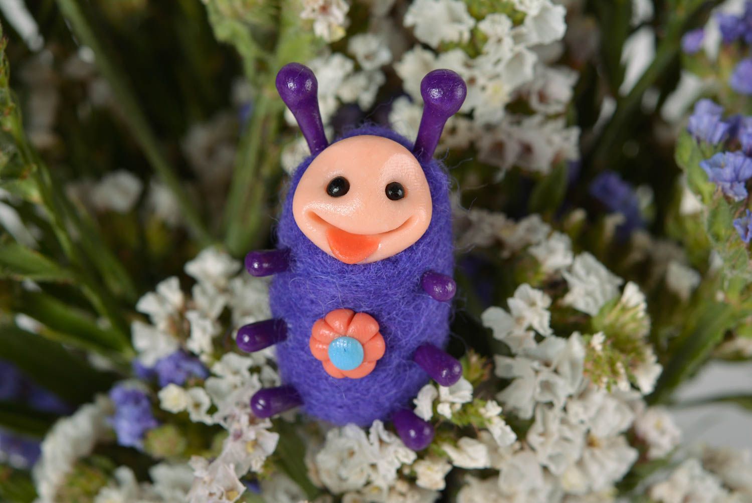Handmade kleines Spielzeug gefilzte Figur Geschenkidee für Kinder violett foto 3