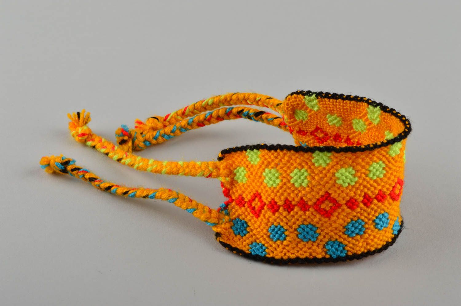 Bright handmade thread bracelet macrame bracelet fashion accessories for girls photo 1
