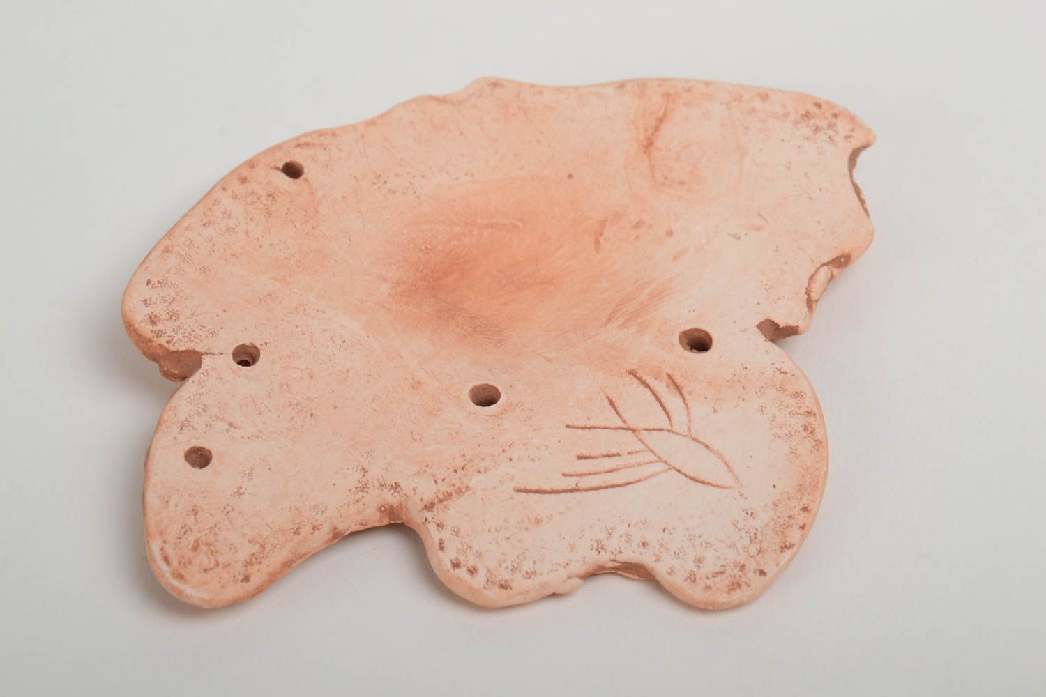 Pendentif poisson céramique fait main à peindre marron original avec trous photo 3