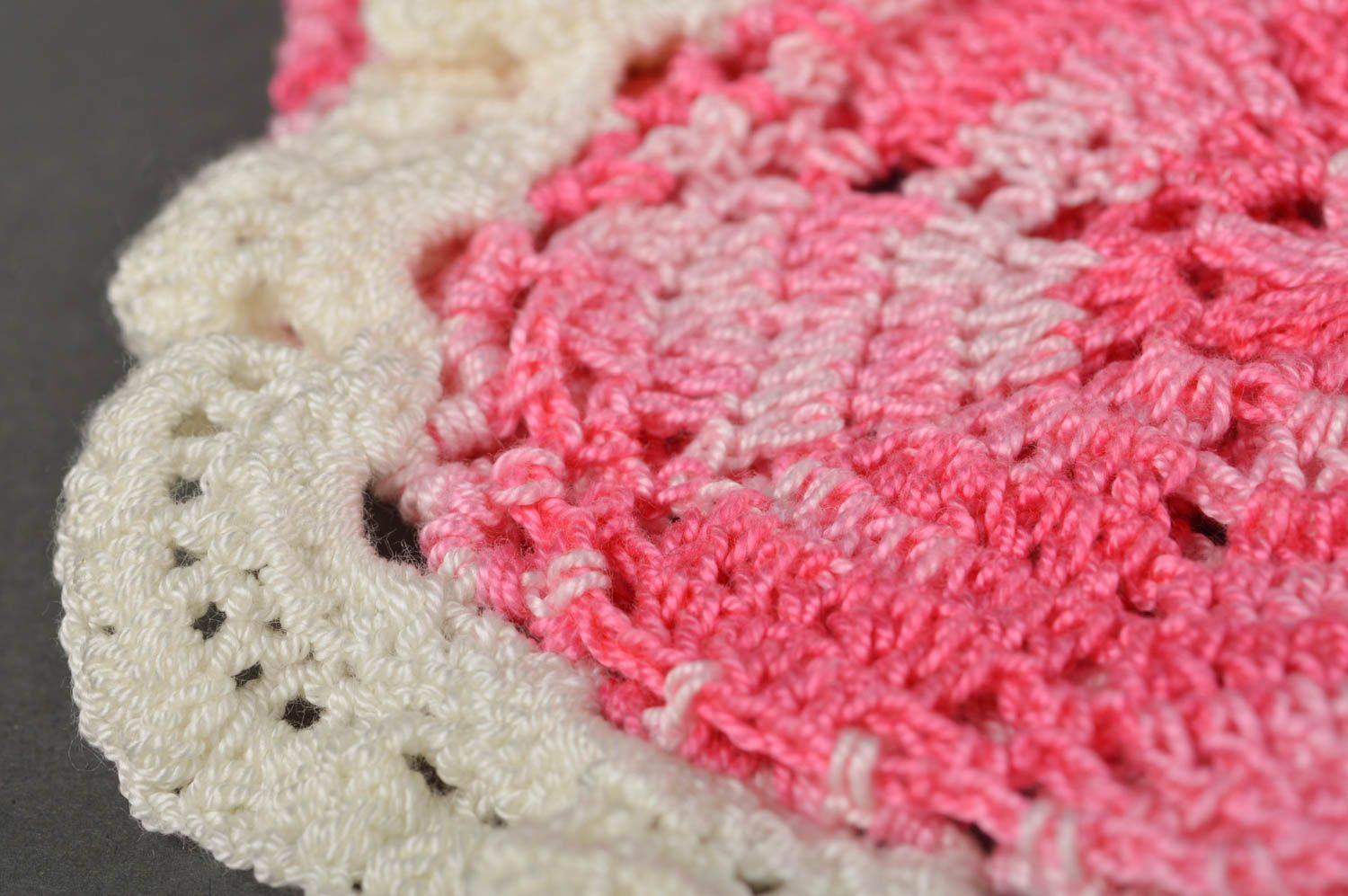 Bonnet d'été fait main Chapeau tricot rose léger design Vêtement enfant photo 5