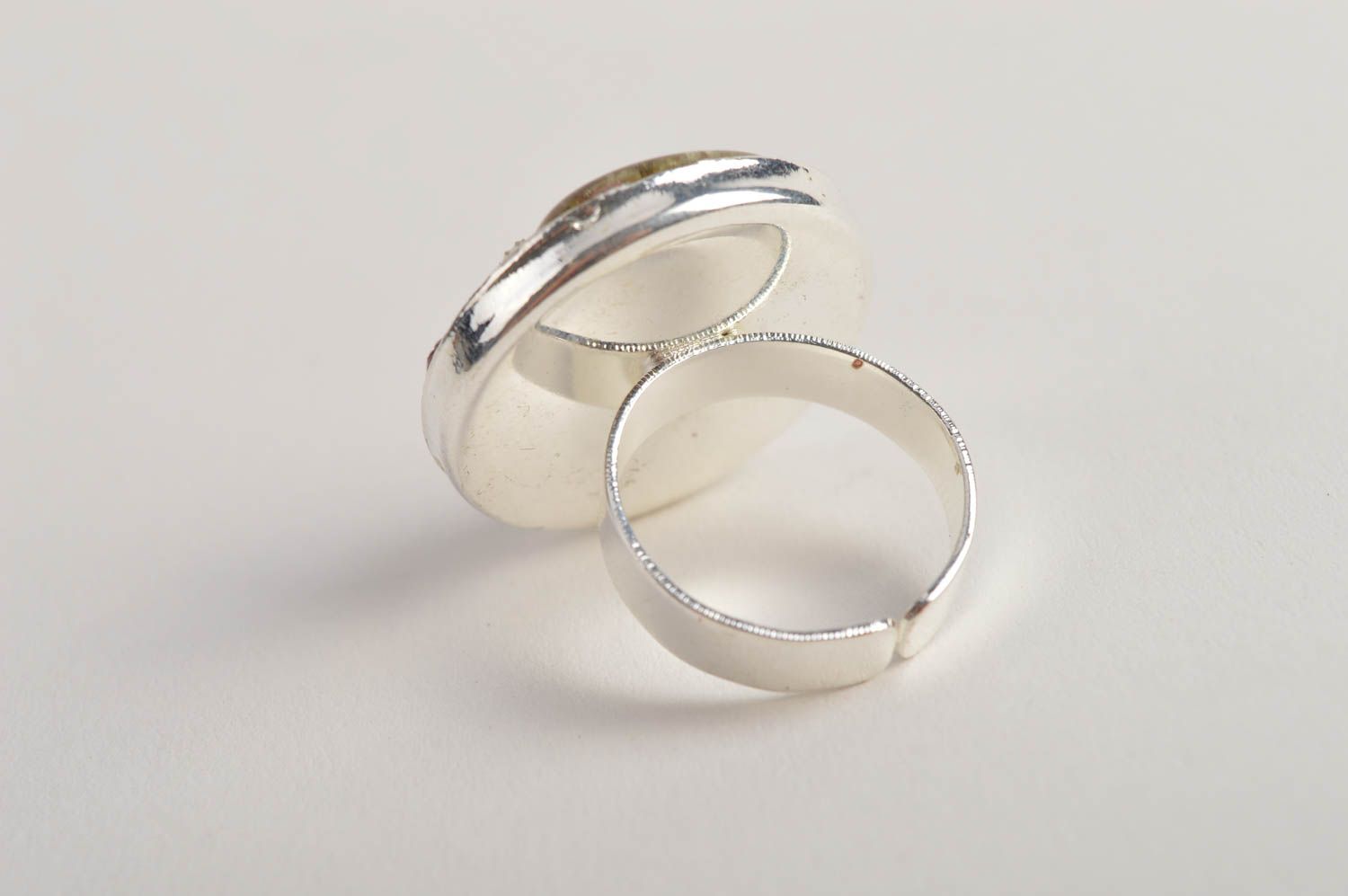 Кольцо ручной работы кольцо из эпоксидной смолы и цветов модное кольцо авторское фото 4
