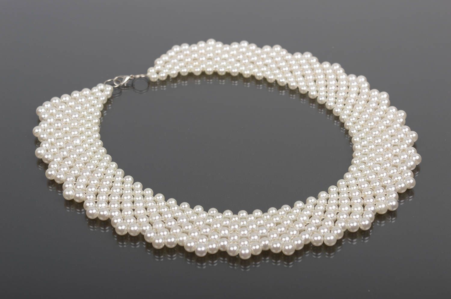 Collier blanc Bijou fait main tressé en fausses perles Cadeau femme original photo 4