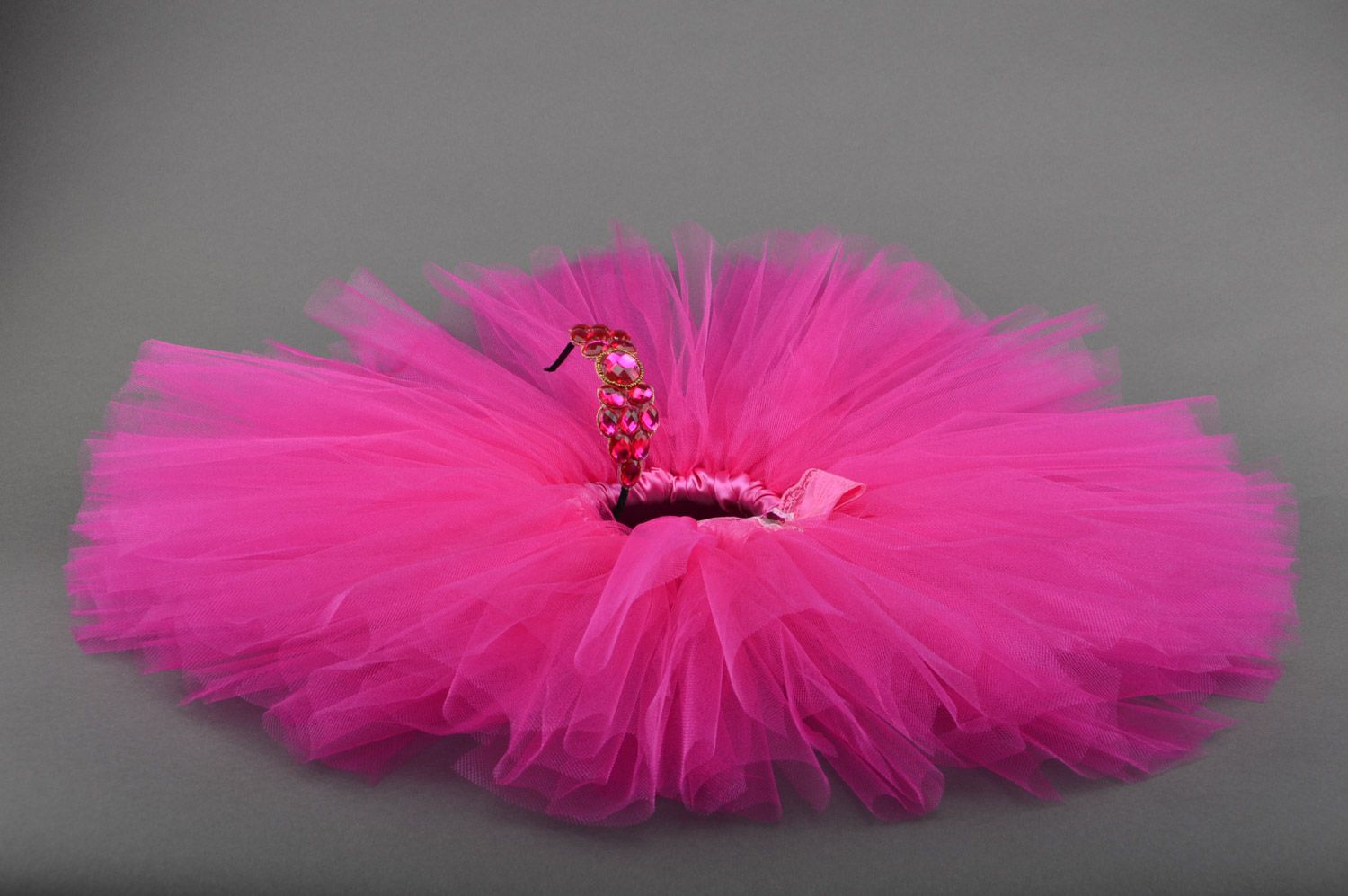 Conjunto de accesorios para bailes artesanal falda infantil tutú y diadema para el pelo de color frambuesa foto 1
