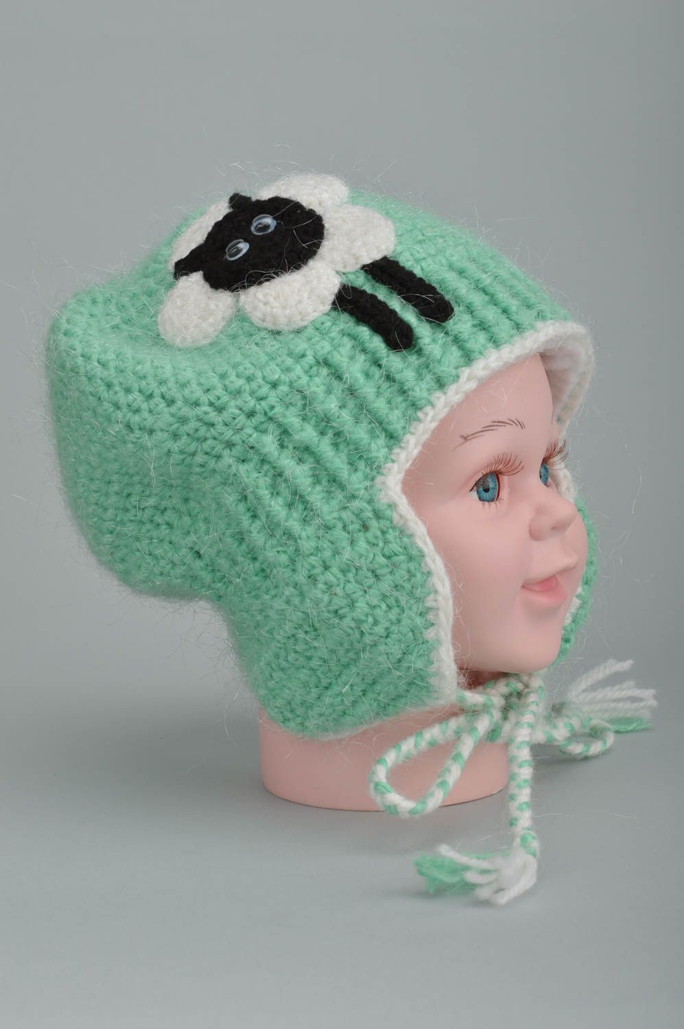 Gehäkelte Mütze Handarbeit mit Schaf mintgrüner Farbe aus Acryl für Kinder foto 5