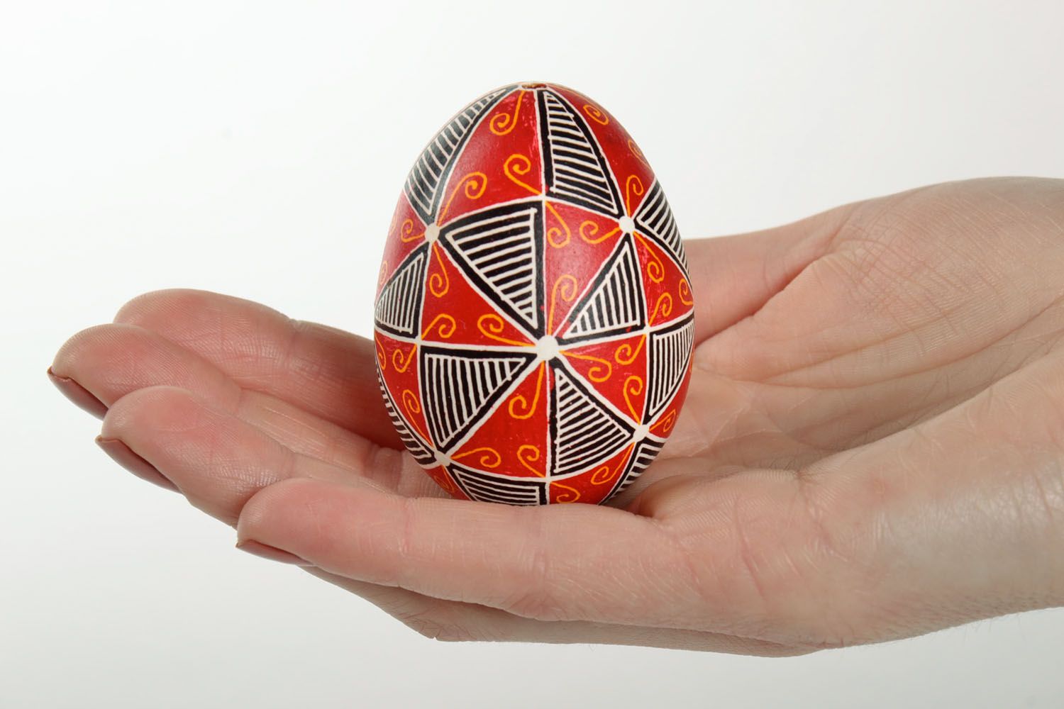 Easter egg with unusual ornament photo 5