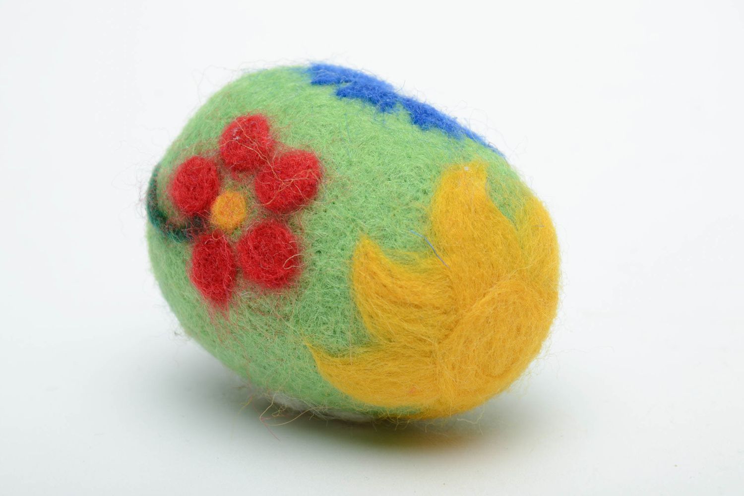 Oeuf de Pâques décoratif fait main original en laine photo 4