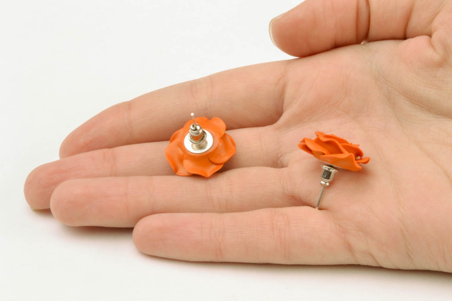 Flower-shaped earrings photo 5
