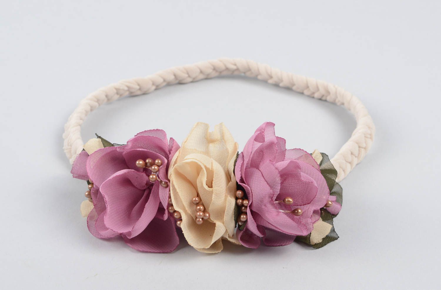 Violettes Haarband mit Blume handmade Designer Schmuck Accessoire für Haare  foto 1