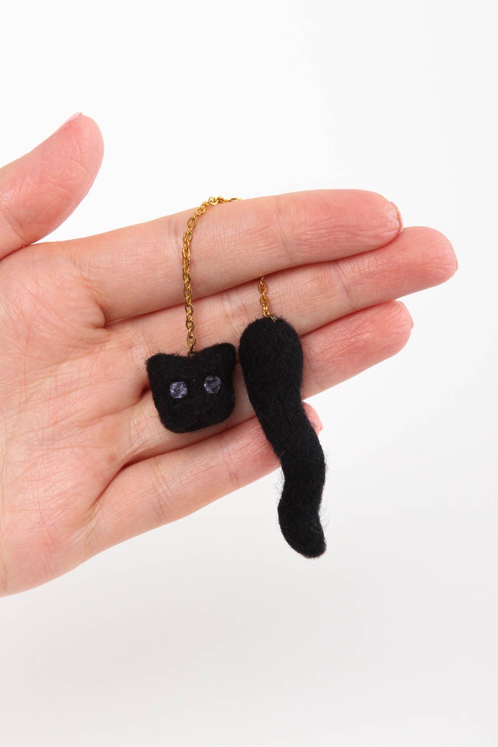 Pendentif fantaisie Bijou fait main en laine feutrage Accessoire femme chat noir photo 4