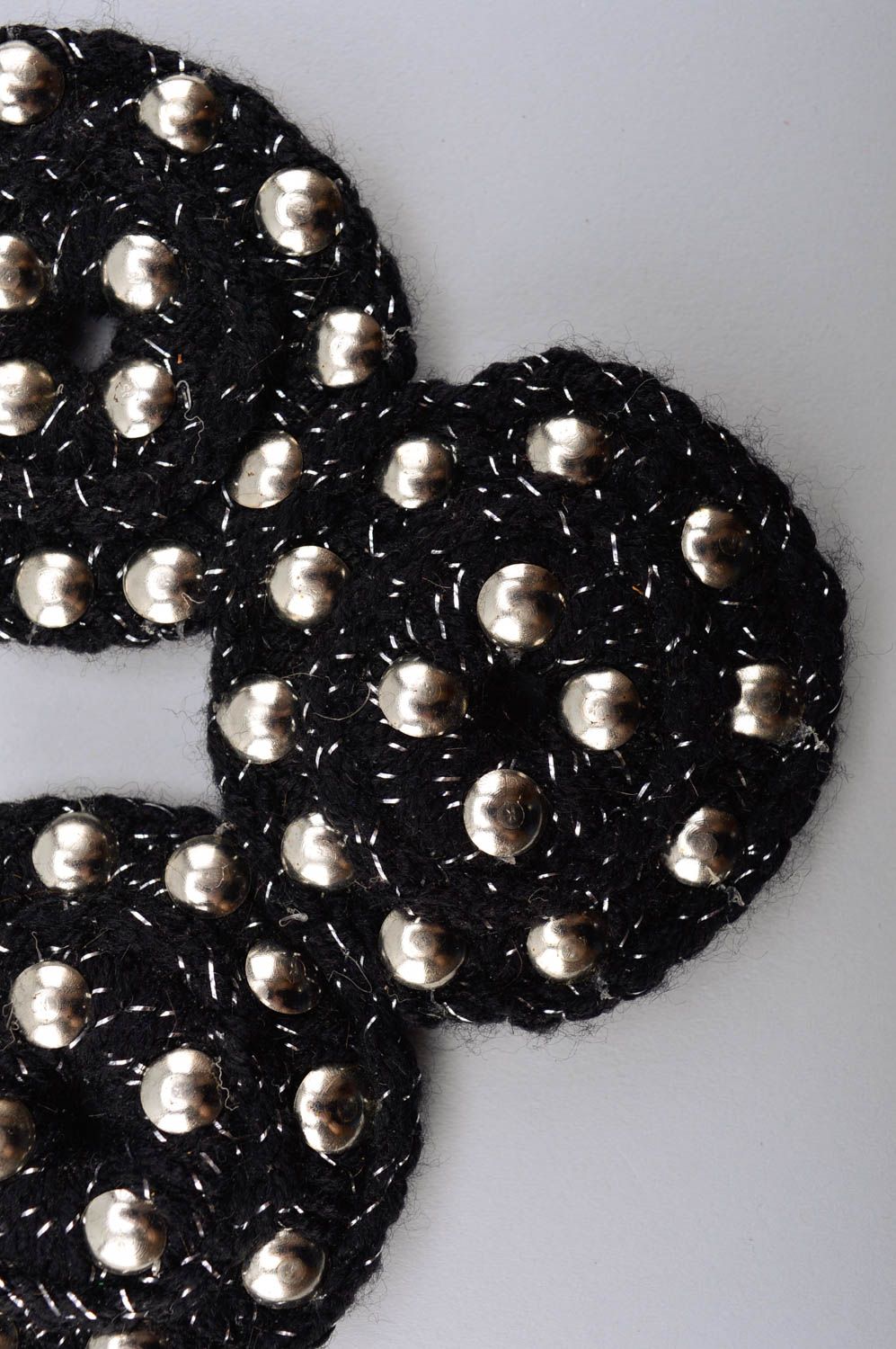 Collier textile Bijou fait main noir fils à tricoter métal Cadeau pour femme photo 3
