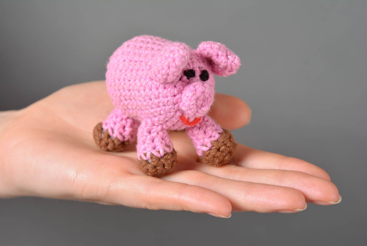 Doudou cochon rose Jouet hochet fait main tricoté en coton Cadeau pour enfant photo 3