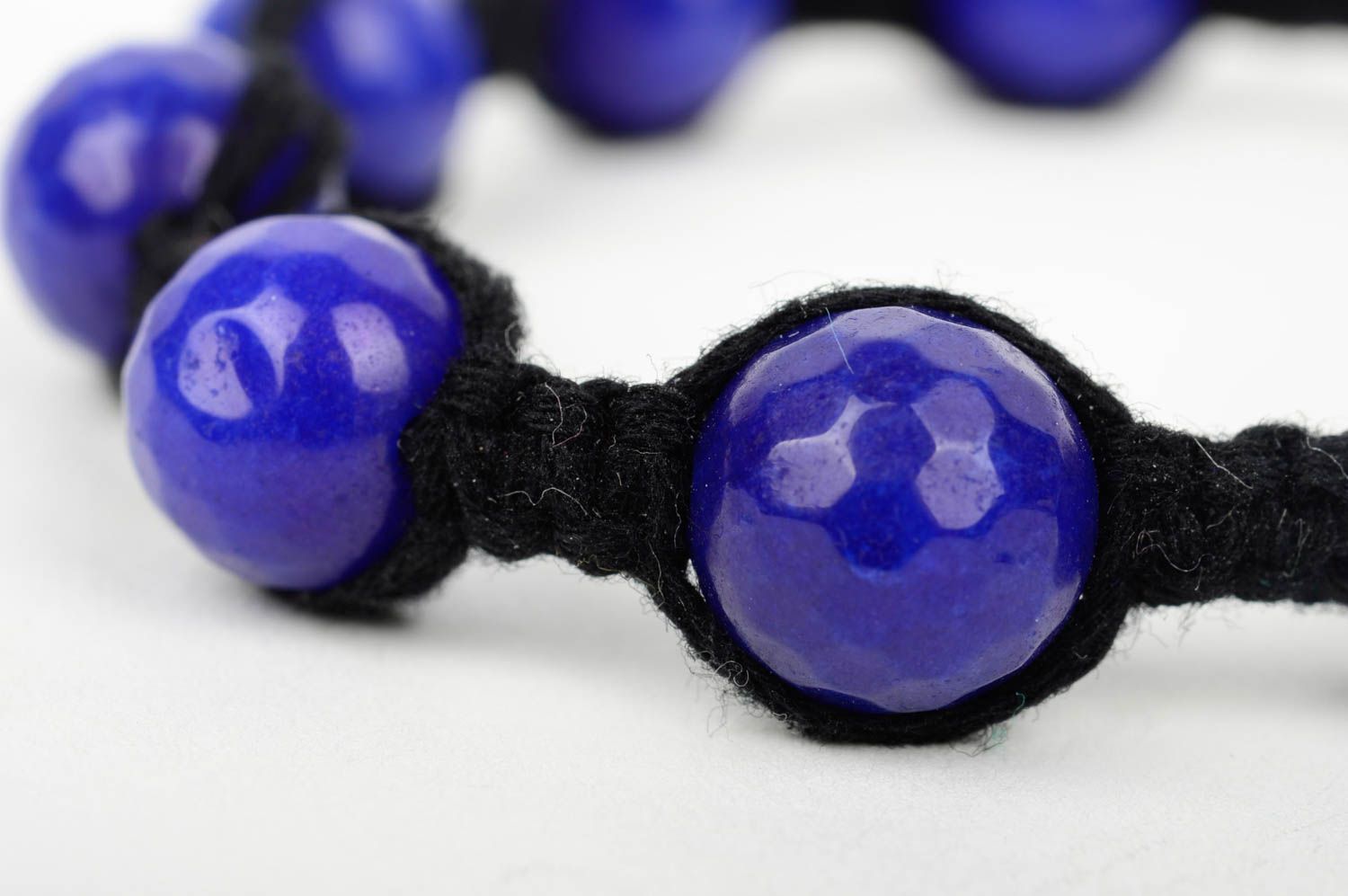 Bracelet textile Bijou fait main noir boules bleues de saphir Accessoire femme photo 4