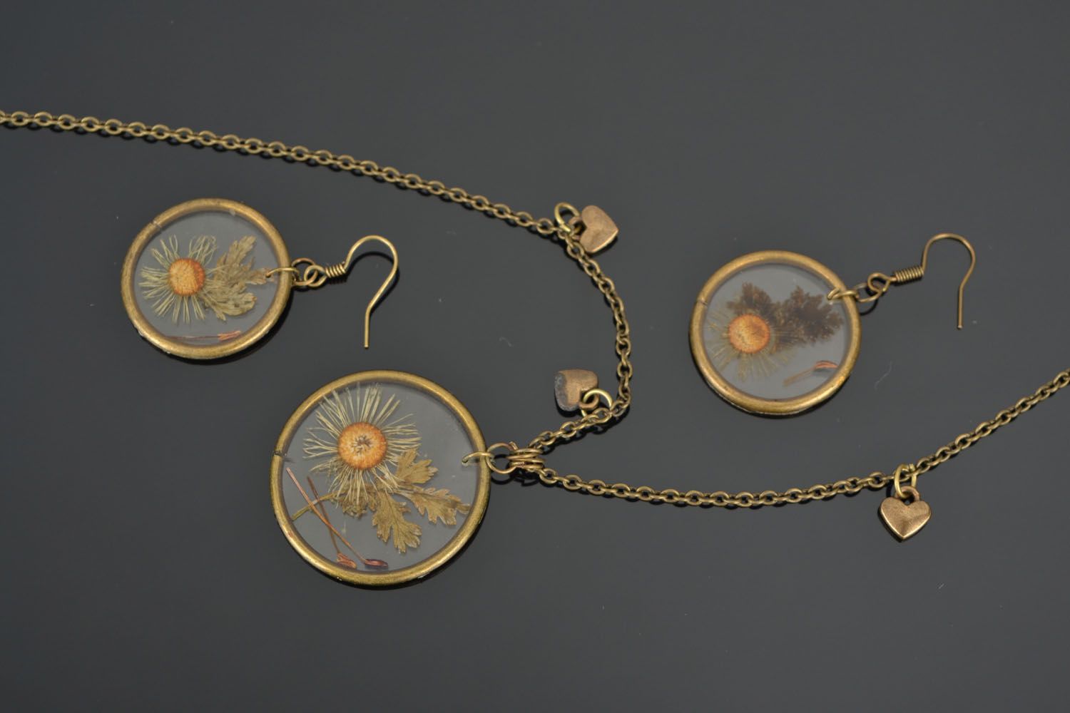 Earrings and pendant with chamomiles photo 1