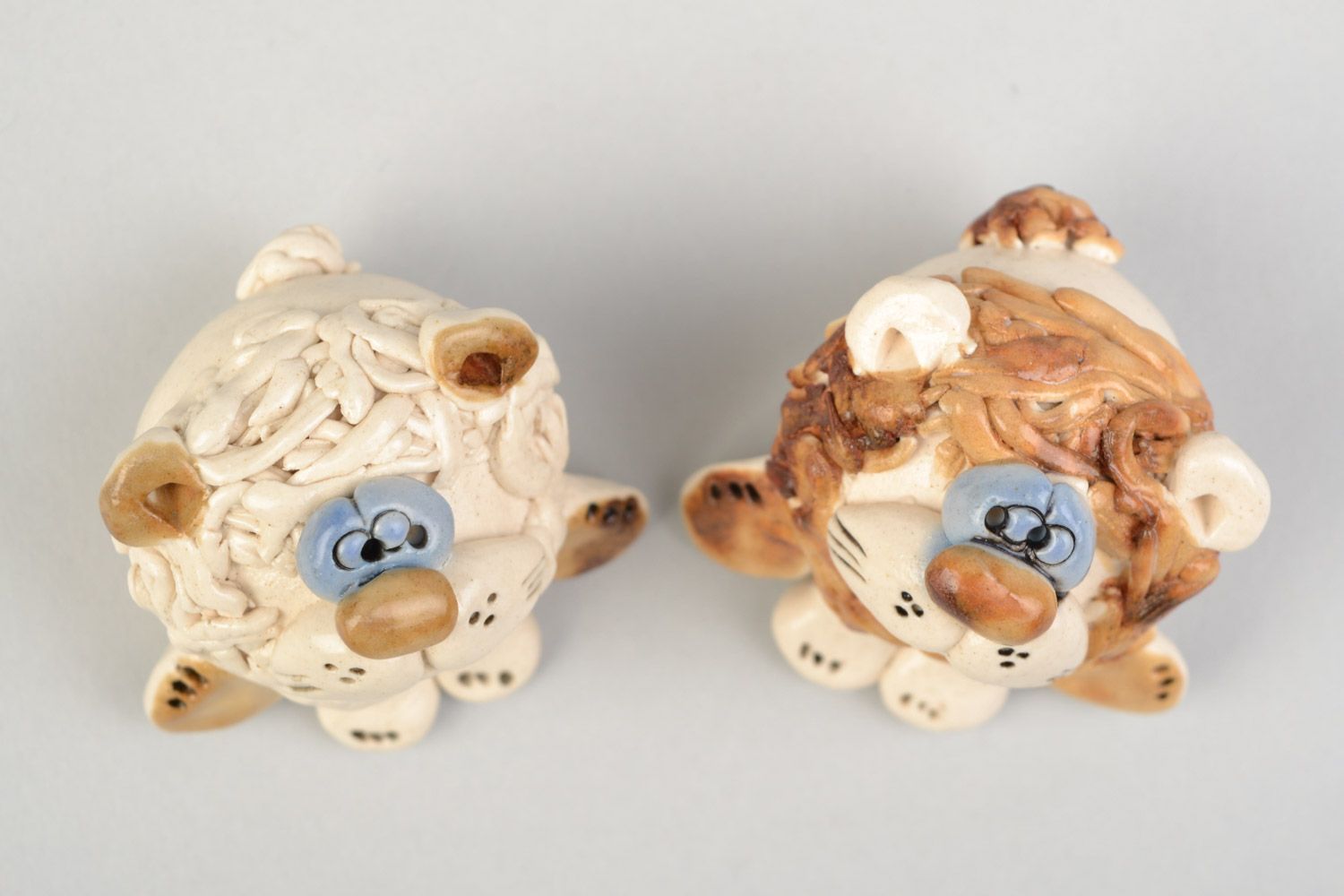 Set of 2 homemade miniature ceramic figurines of lions painted with glaze photo 3