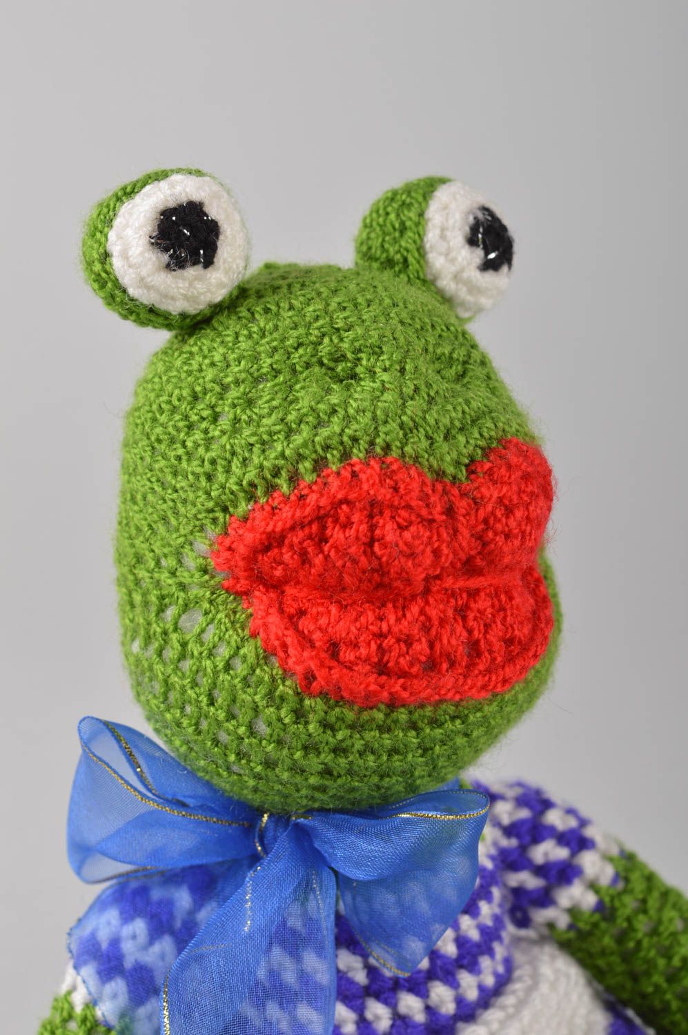 Jouet grenouille Peluche faite main tricotée au crochet vert Cadeau enfant photo 3