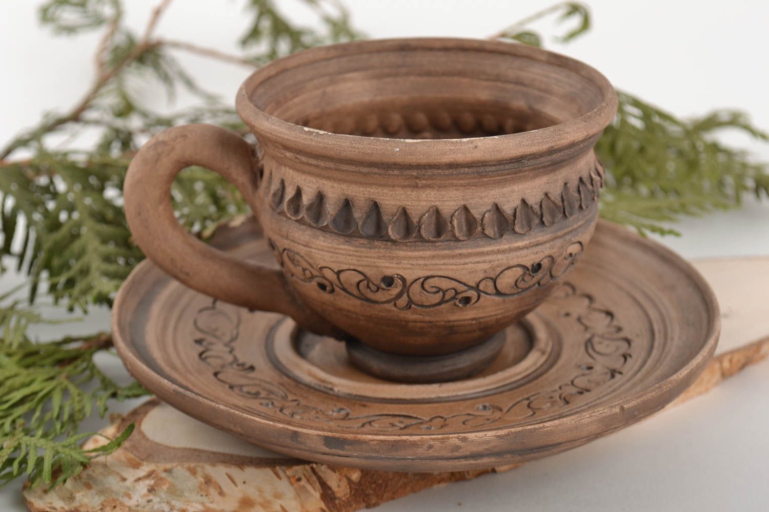 Глиняная кружка с блюдцем для чая и кофе молочная керамика ручной работы 150 мл фото 1
