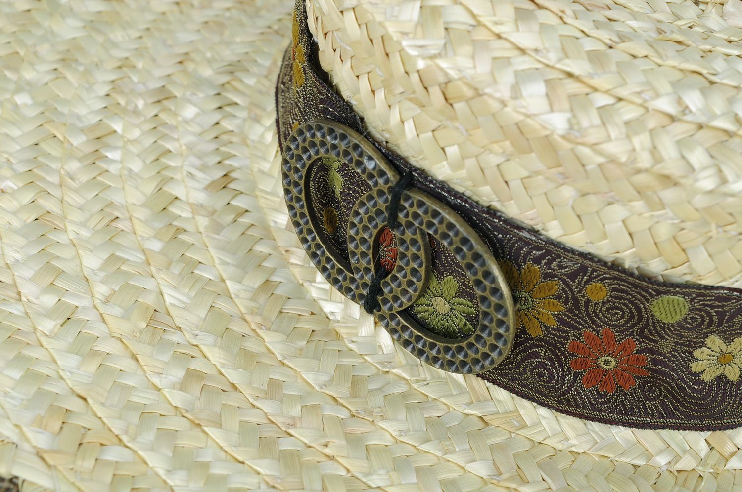 Women's hat with buckle photo 1