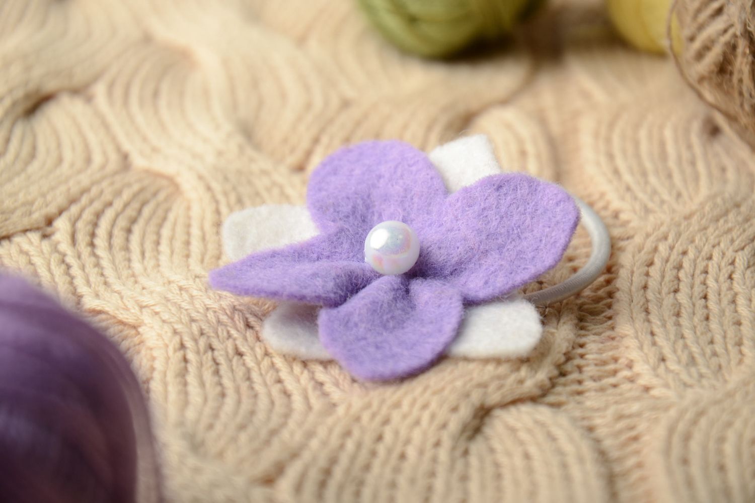 Lilac and white scrunchy with felt flower photo 1