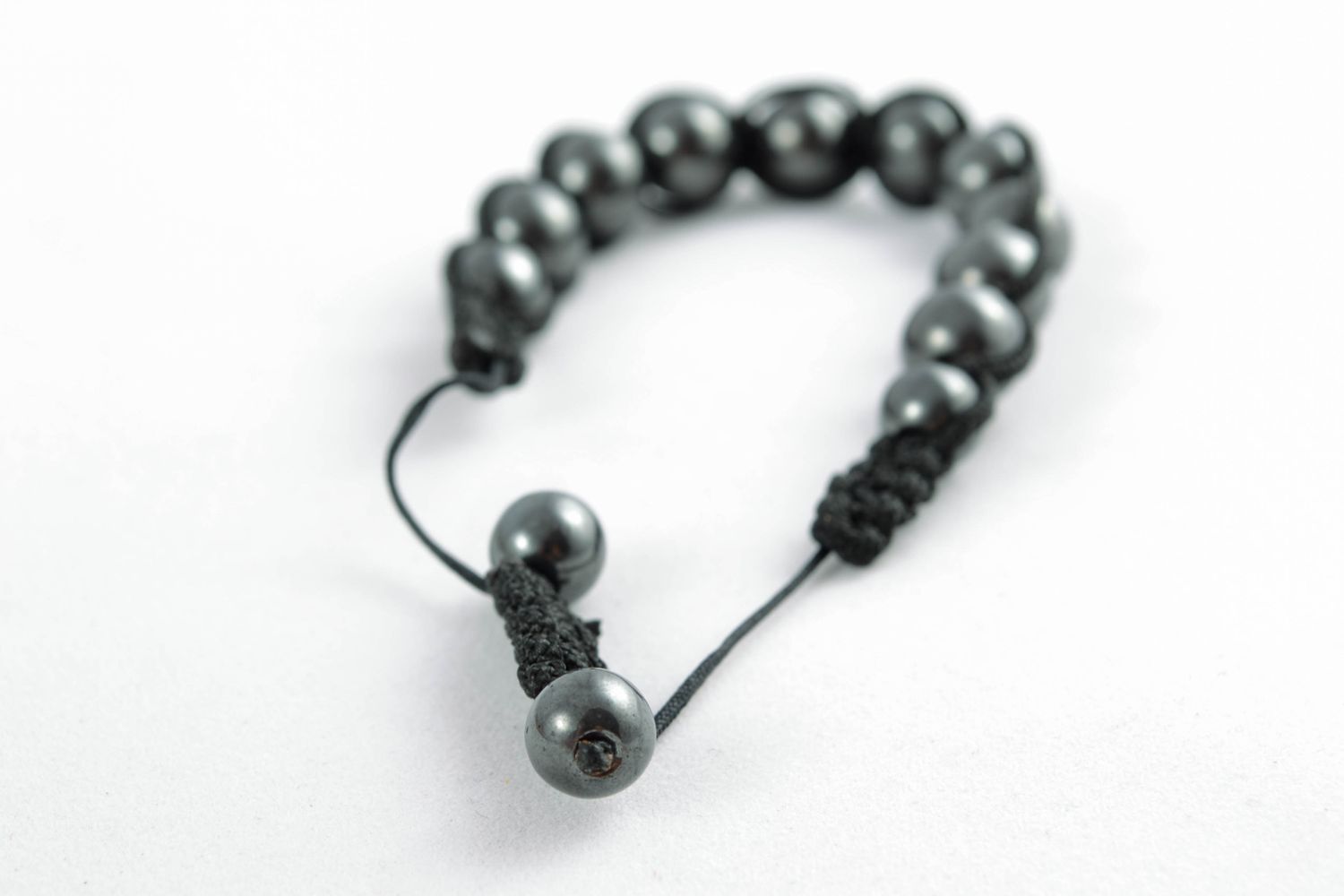 Gray bead bracelet photo 2