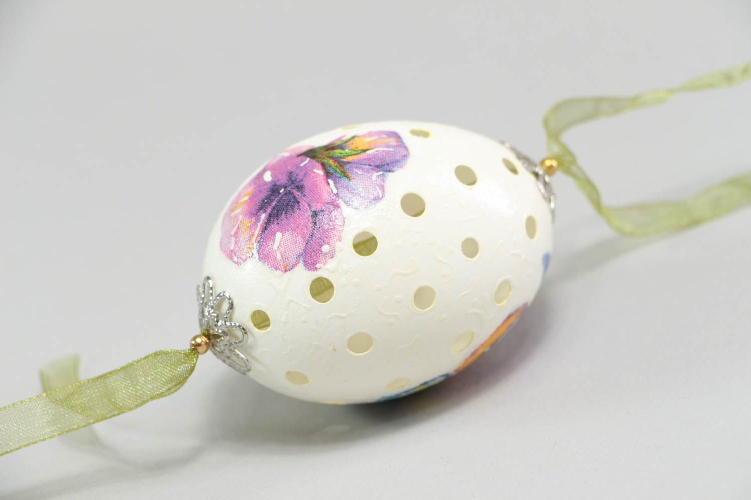 Pingente para interior decorativo da Páscoa feito à mão da casca ovo com esculturas Ovo foto 2