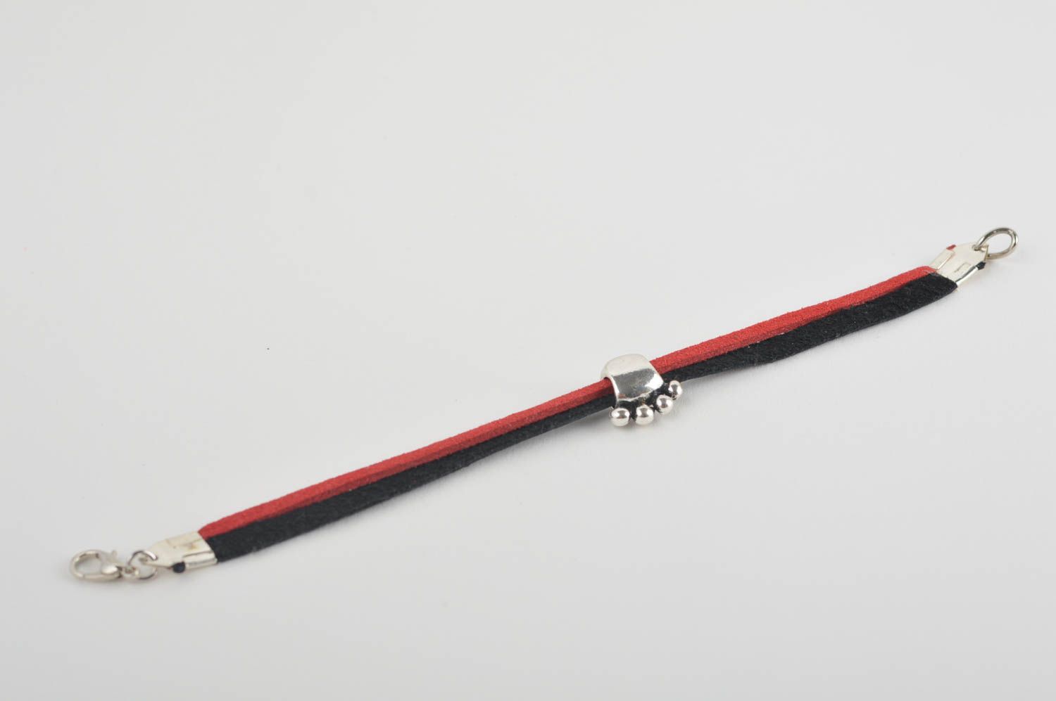 Leder Armband handgemacht Designer Schmuck Accessoire für Frauen schwarz rot foto 2