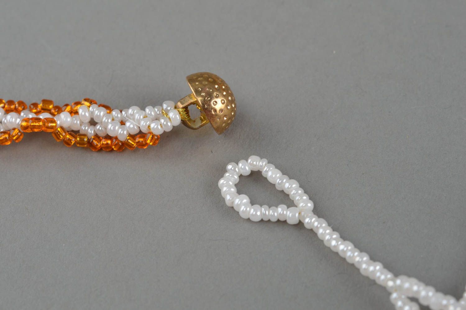 Collier cravate femme perles de rocaille blanches jaunes fait main original photo 4