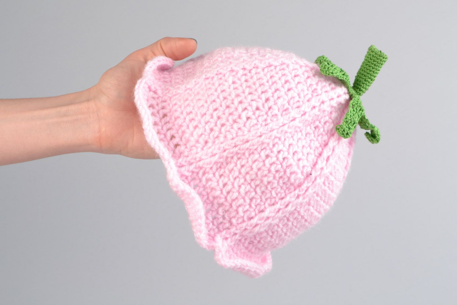 Bonnet tricoté rose en acrylique pour enfant fait main original Clochette photo 2