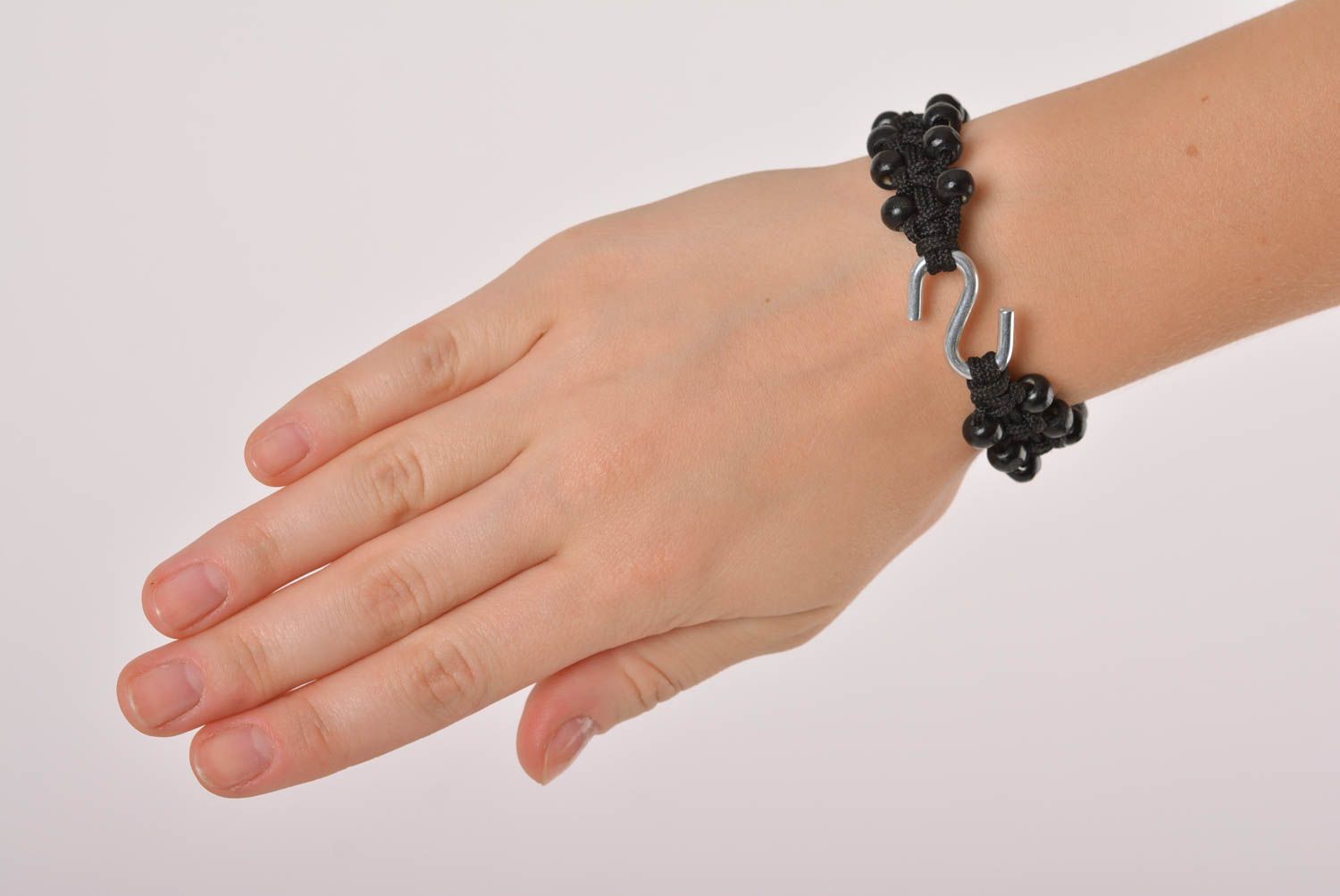 Bracelet noir tressé Bijou fait main macramé design Cadeau pour femme homme photo 3