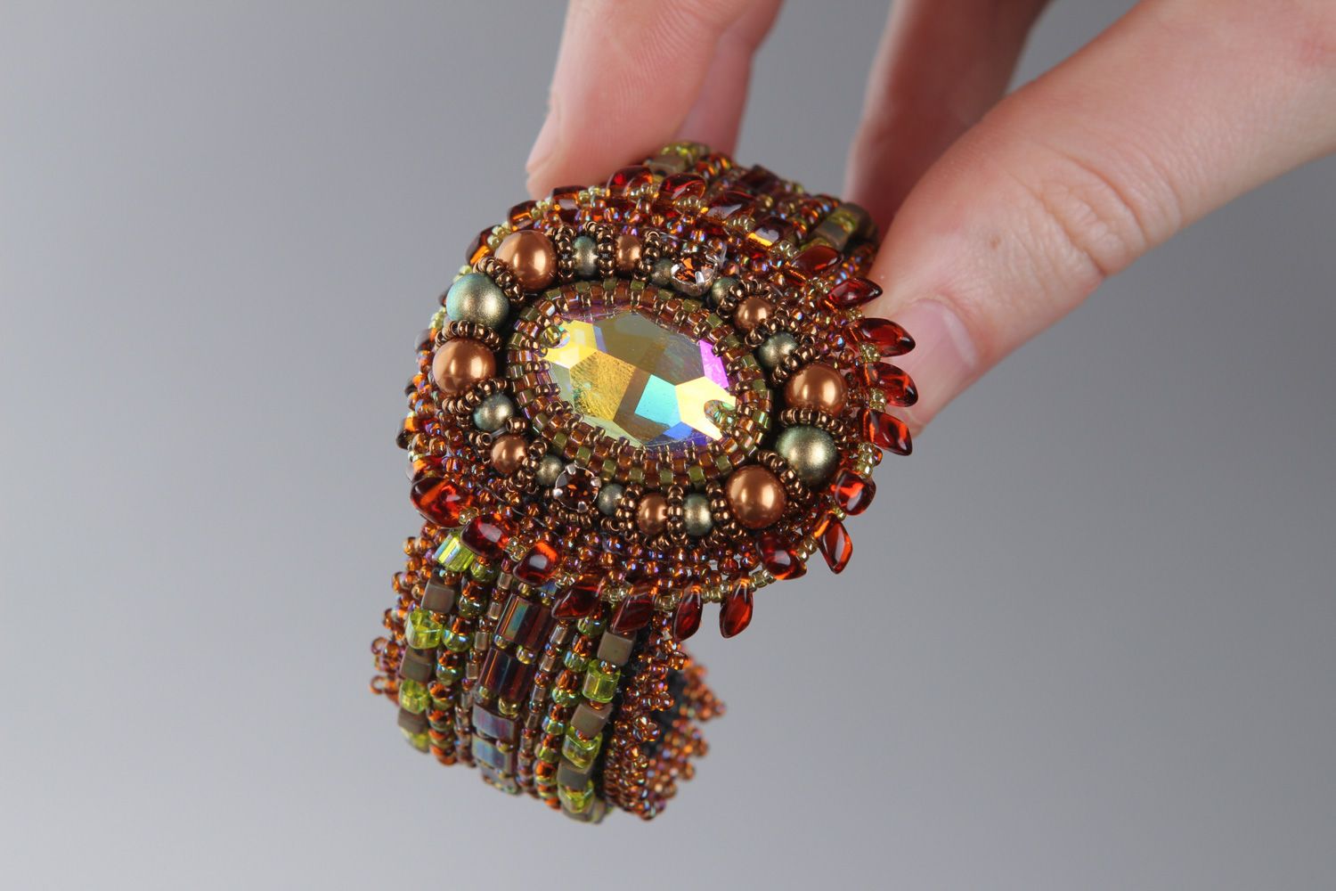 Large bracelet brun avec perles de rocaille et cristal autrichien fait main photo 4