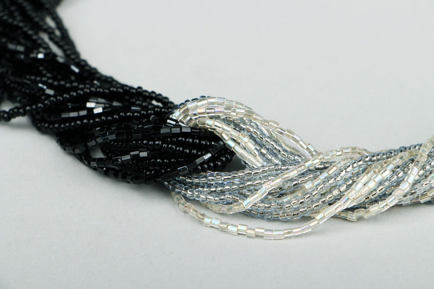 Halskette aus japanischen Glasperlen  foto 2