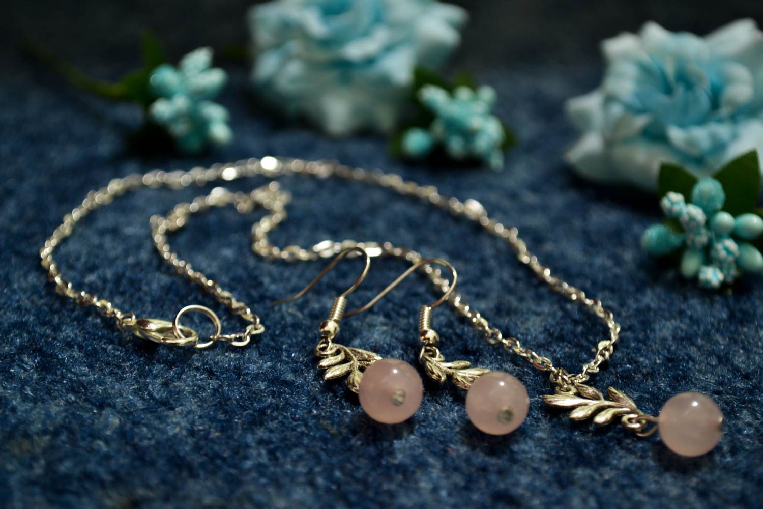 Conjunto de joyas de cuarzo rosado pendientes y colgante bisutería artesanal foto 1