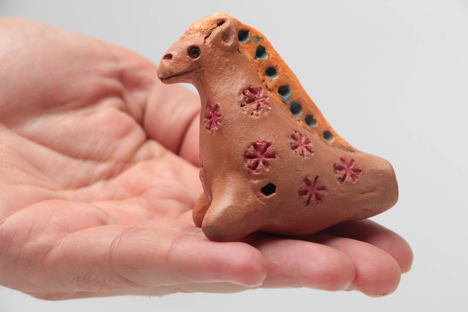 Глиняная свистулька экологически чистая игрушка ручной работы в виде лошадки фото 5