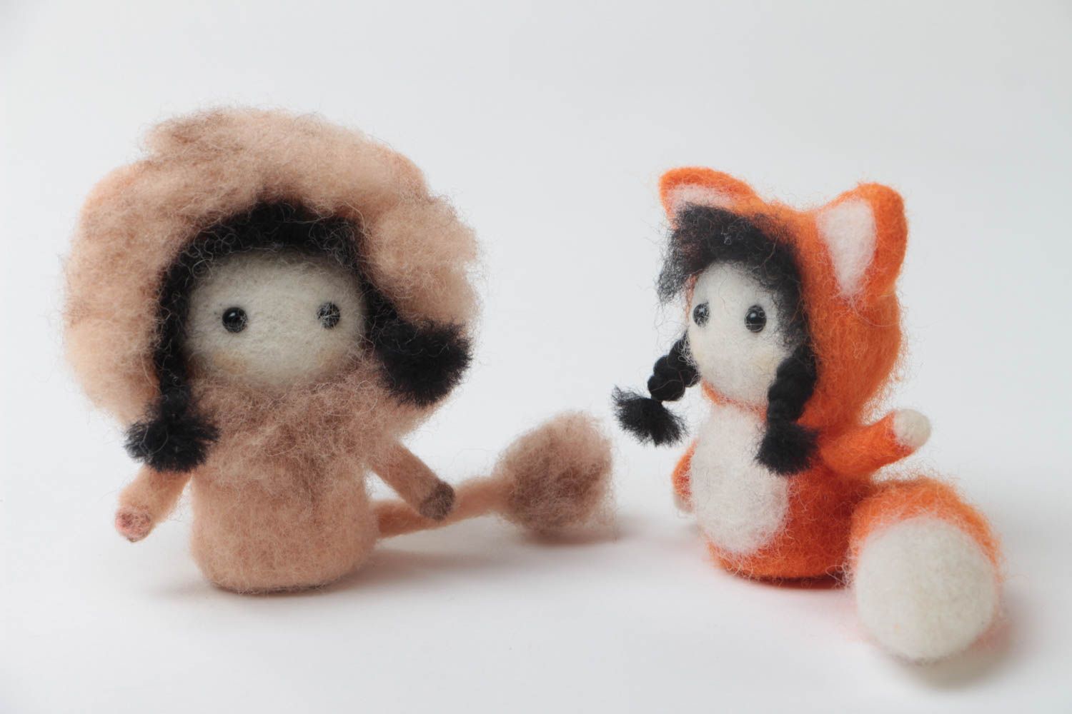 Small handmade felted wool toys set 2 pieces lion and fox for children photo 2