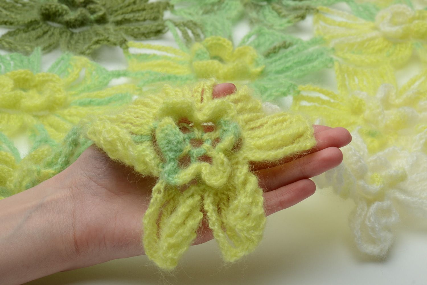 Châle au crochet en laine et angora fait main vert festif à fleurs pour femme photo 5