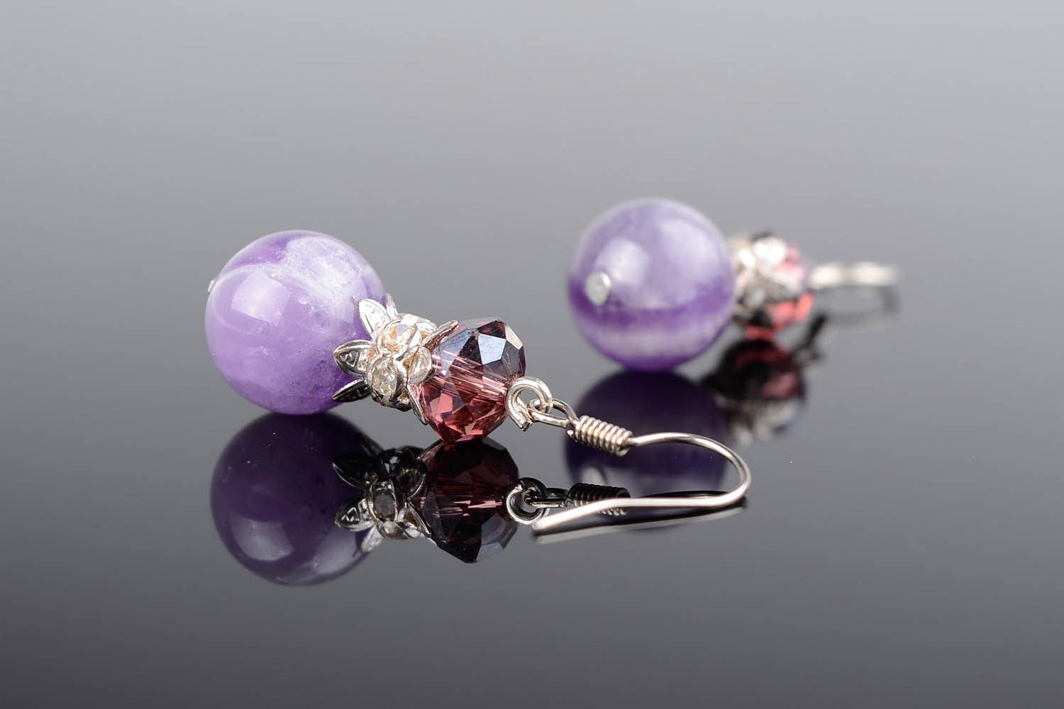 Earrings with amethyst and crystal photo 1