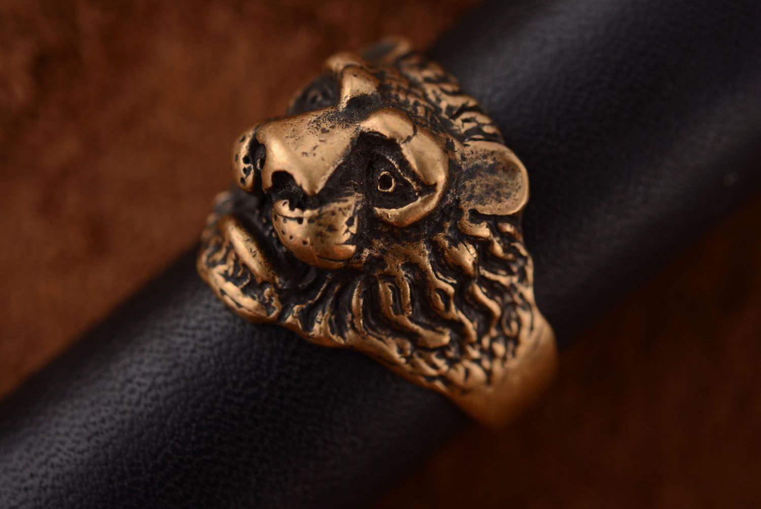 Bronze ring Lion photo 2