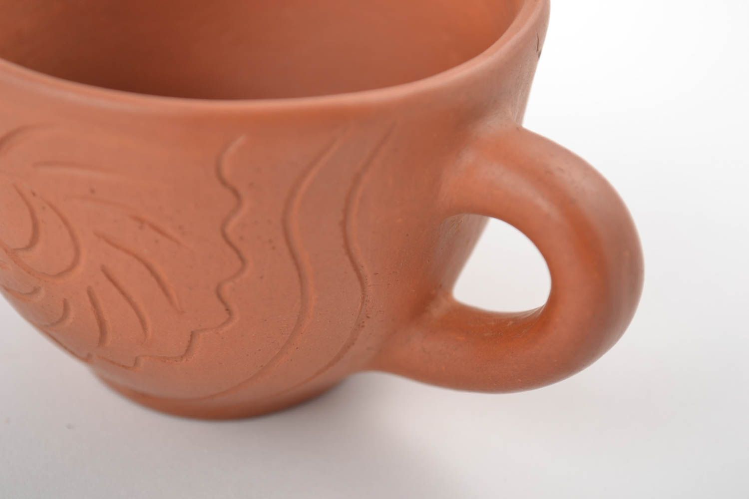 Petite tasse originale pour café 10 cl brune en argile avec ornement faite main photo 5