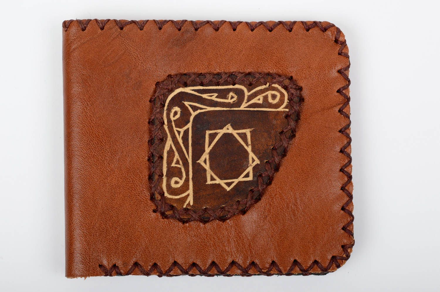 Оригинальный кожаный кошелек с шитьем и металлической кнопкой ручной работы фото 1