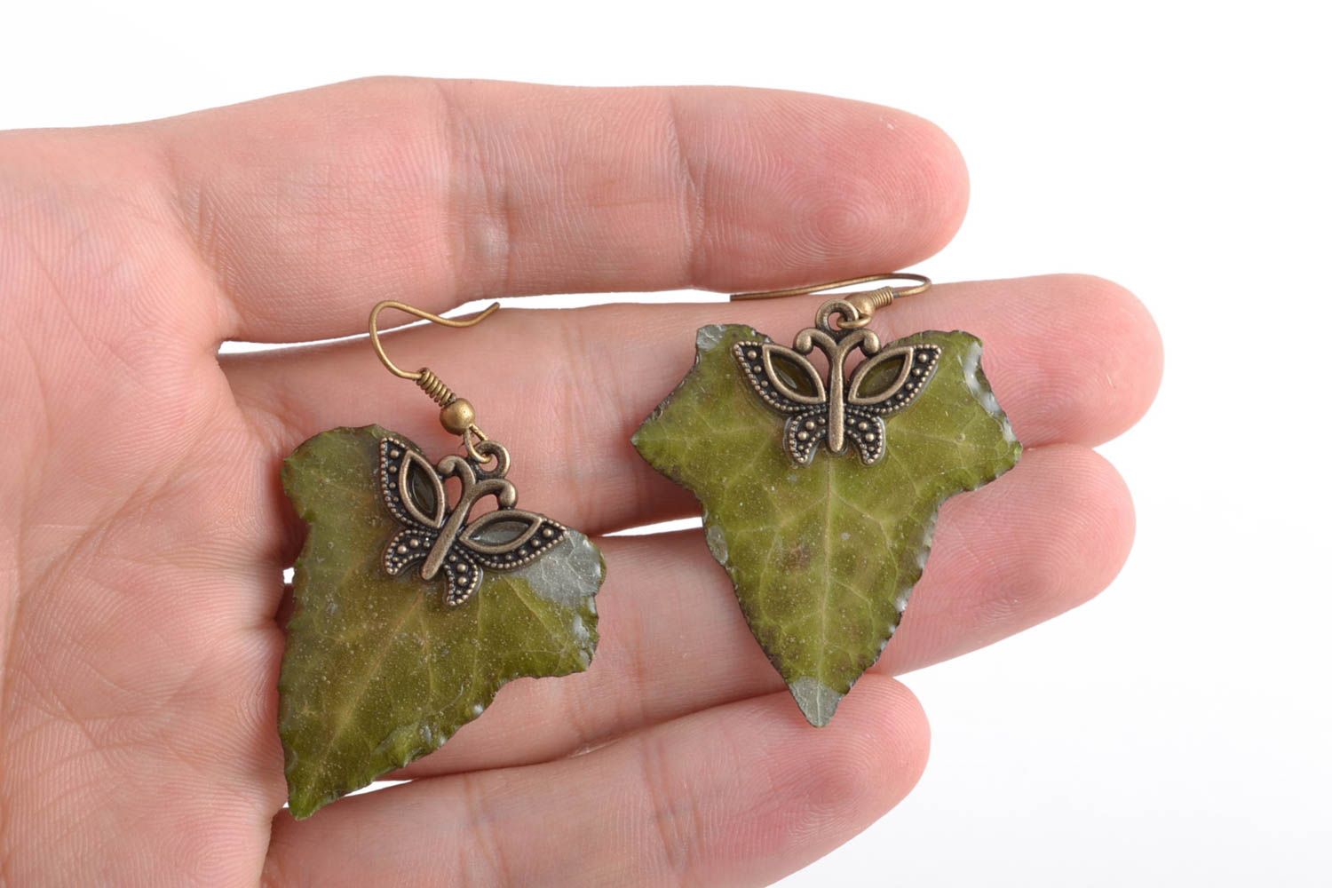 Dangle earrings with dried ivy leaves coated with epoxy resin photo 2