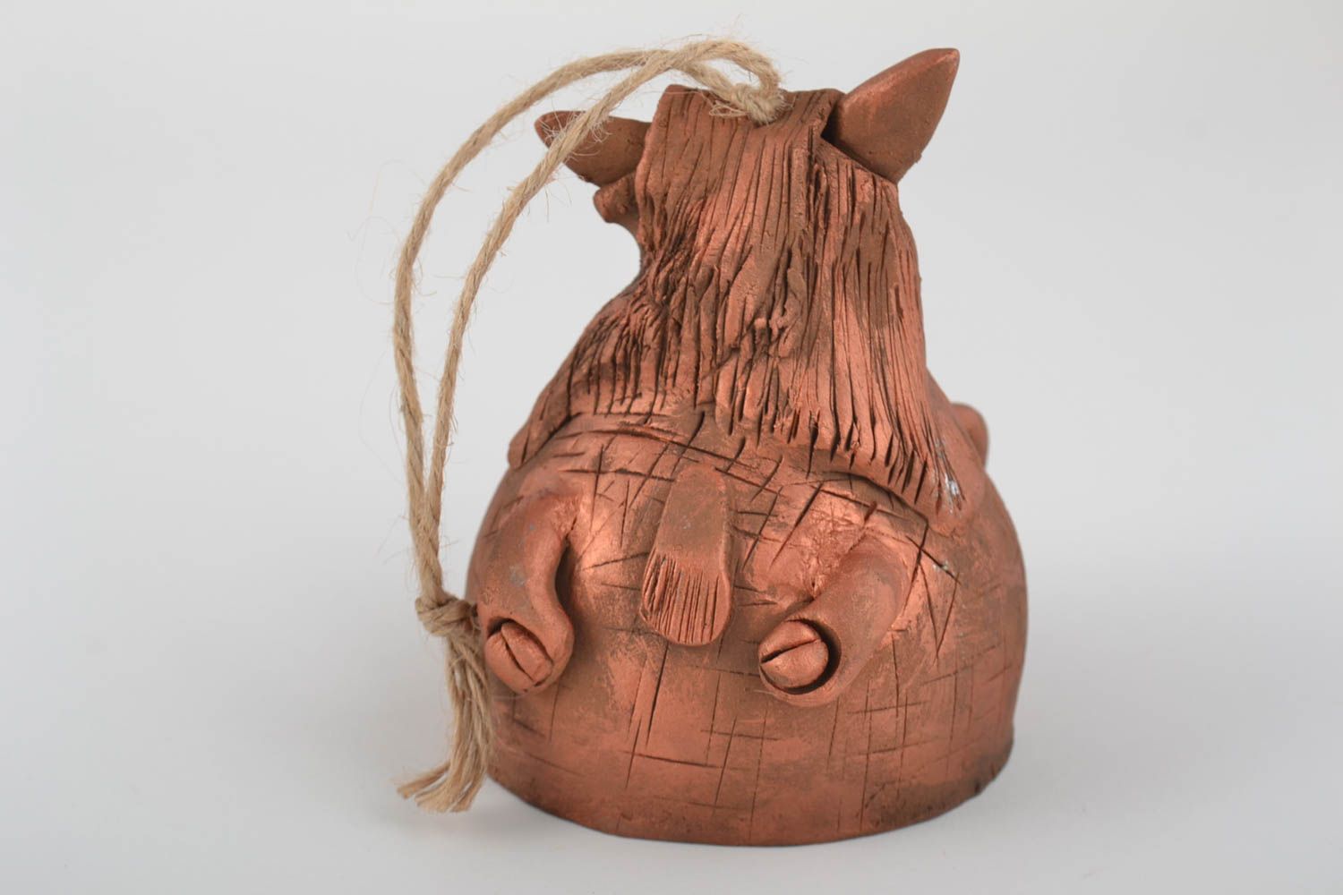 Campana de decoración artesanal cerámica hecha a mano con forma de caballo foto 5